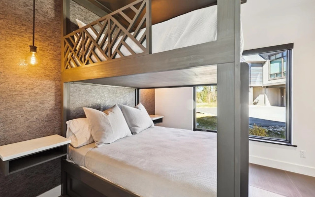 Outside The Bubble 4 Bedroom Home