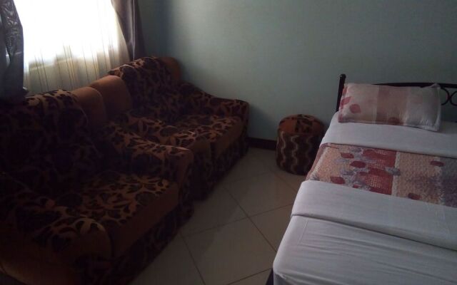 Silver Peak Hotel Lira Ltd