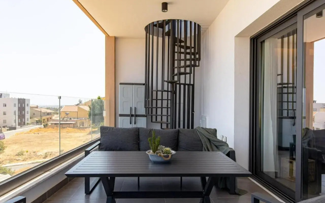 Eagles Nest- 2BR stylish, free park, Netflix