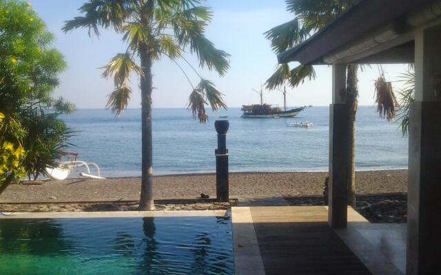 Amed Beach Villa