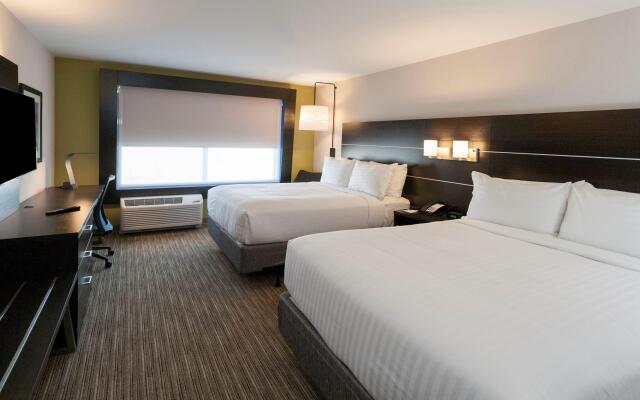 Holiday Inn Express & Suites Dodge City, an IHG Hotel