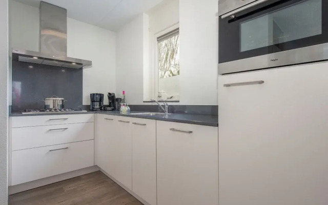 Comfortable Villa with Combi-Microwave in Green Surroundings