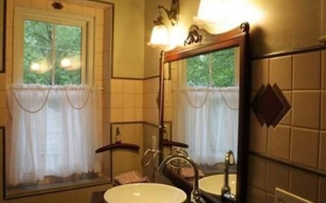 Plum Grove Inn
