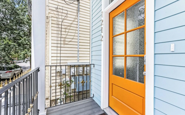 Spacious 4BR Condo with Pool
