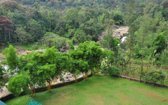 Aruvi Resorts