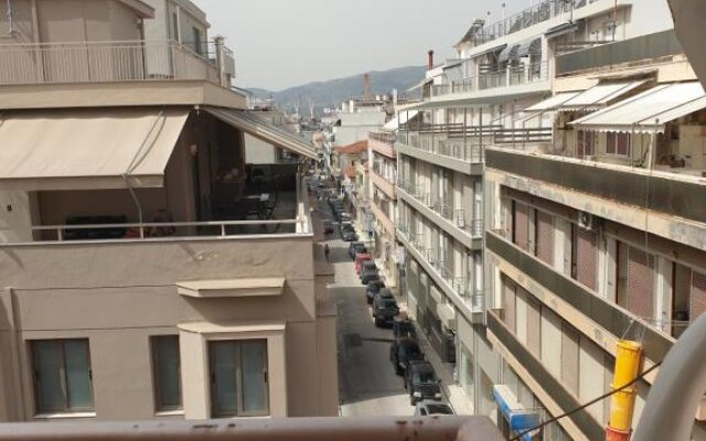 Comfortable Apartment In The Center Of Volos Very Close To The Port