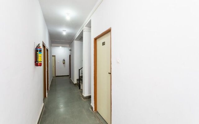 OYO 29881 Hotel Gajanan