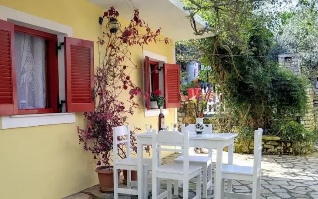 Rea & Soula Apartments