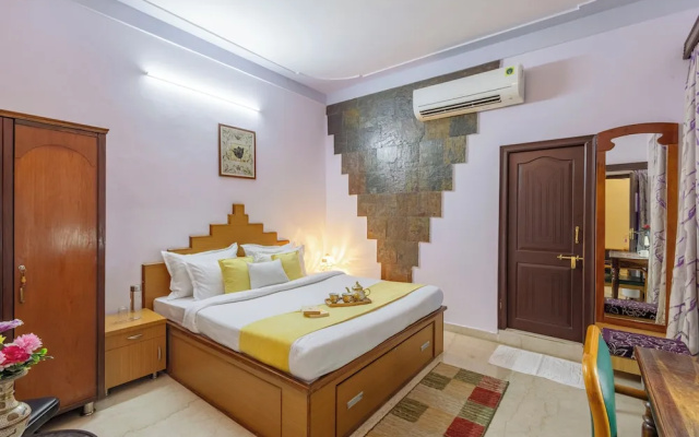 Alaya Stays 4 BHK with Outdoor Dining Area - Abhimanyu Mansion Sapphire