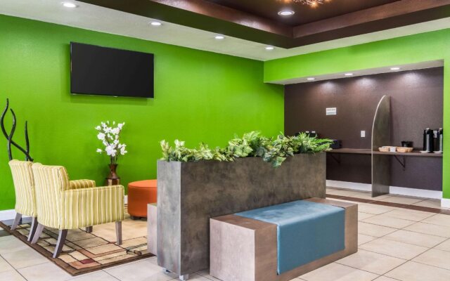 Clarion Inn & Suites