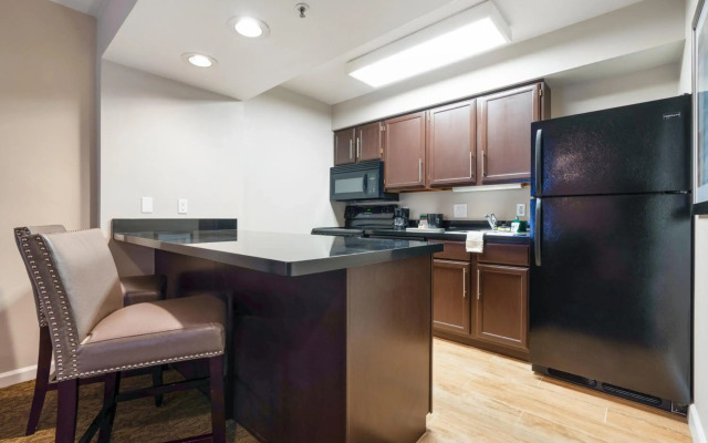 Chase Suites Hotel Brea-Fullerton