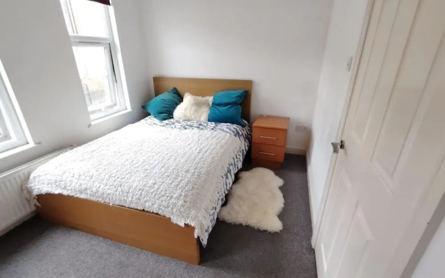 1 Bed-sleeps 4-pet Friendly-central Location