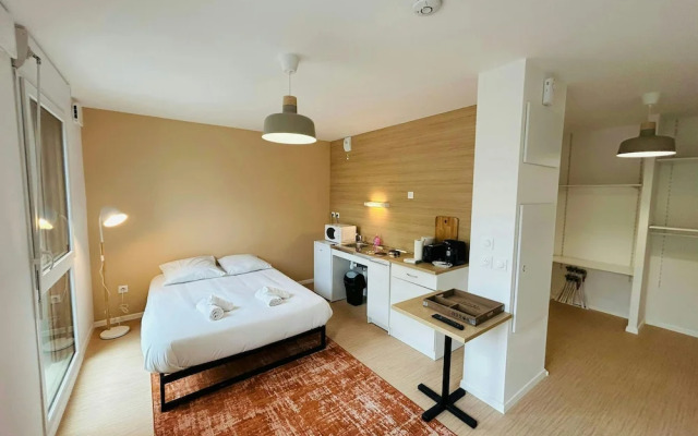 We Live In R - Suite 103