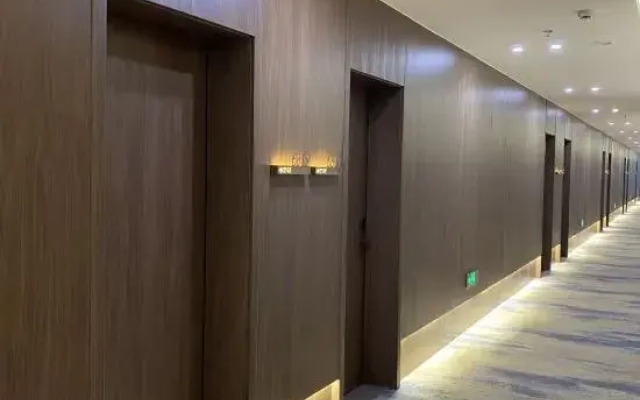 COMFORT  FREE  Hotel (Linyi Qiyang International Airport Branch)