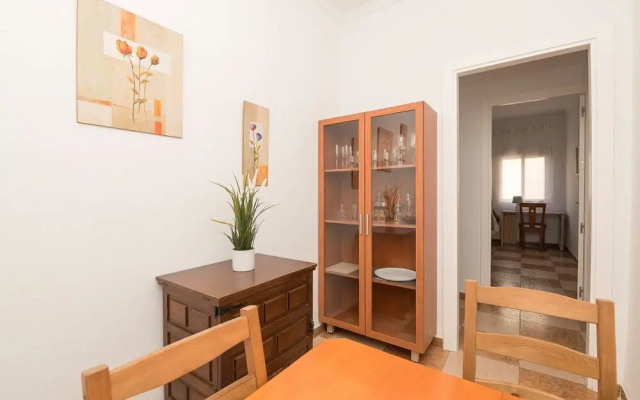 Velbar in Cadiz With 3 Bedrooms and 1 Bathrooms