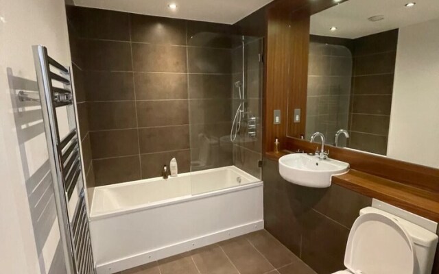 Peaceful 1BD Flat With Balcony - Bethnal Green