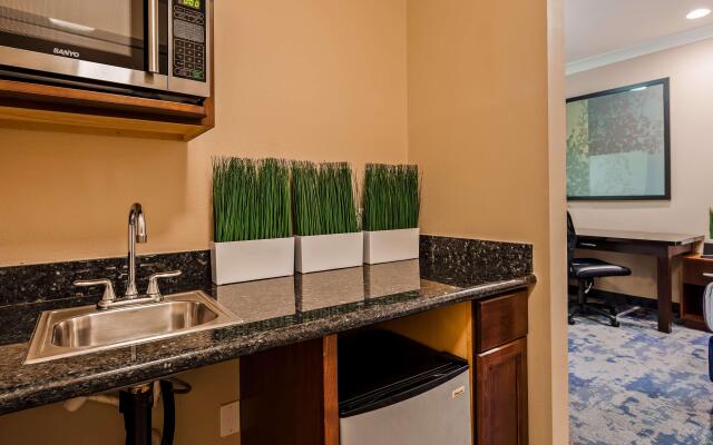 Best Western Plus Avita Suites