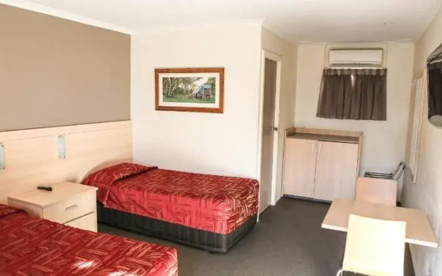 Hotel Canobolas Motel & Units