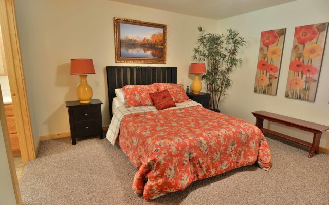 Namakagon Landing 4 Bedroom Home by RedAwning