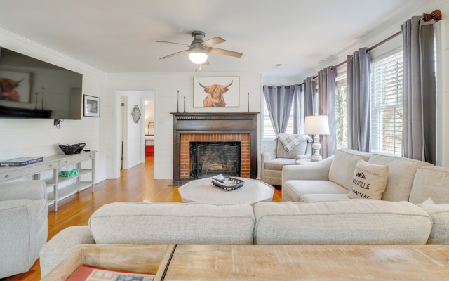 Family-friendly Knoxville Home: Close to UT!