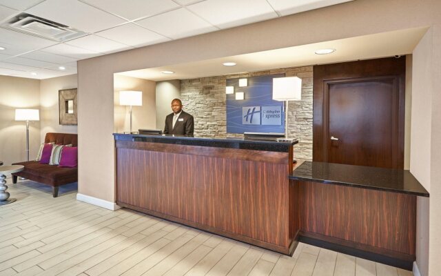 Holiday Inn Express Hampton - Coliseum Central by IHG