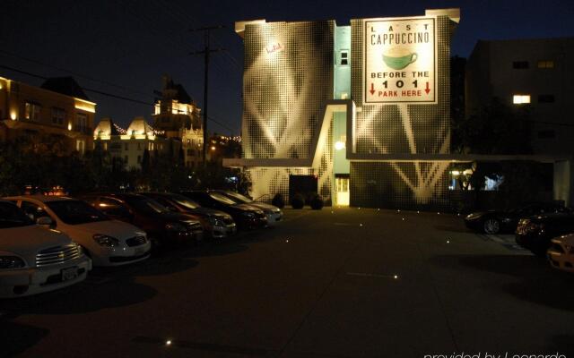 The Adler a Hollywood Hills Hotel