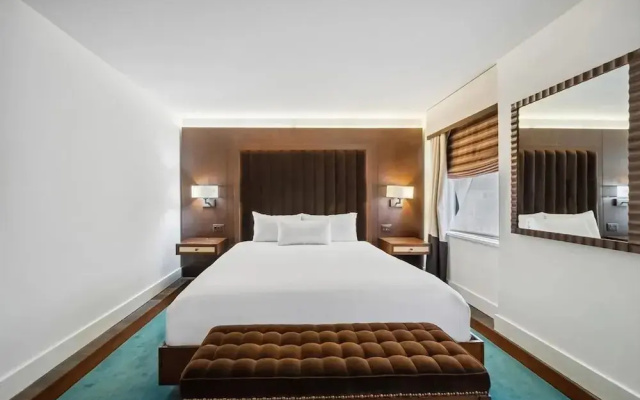 Lexington Plaza Hotel