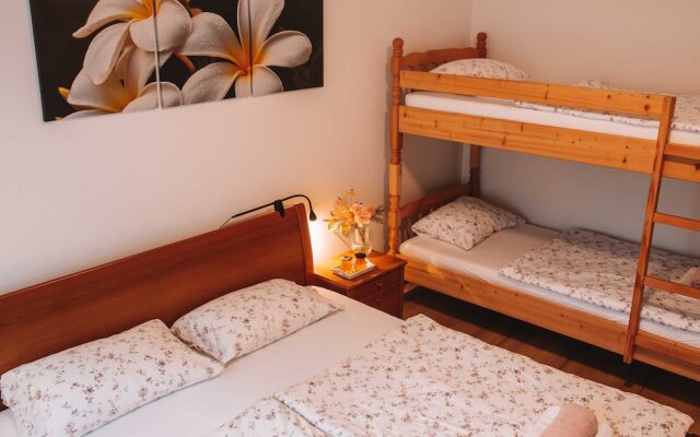 Apartment With Atrium Anabela