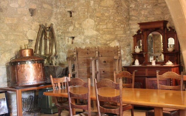 Moustos Traditional House