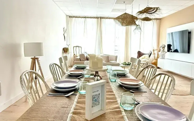 Spacious duplex in the center