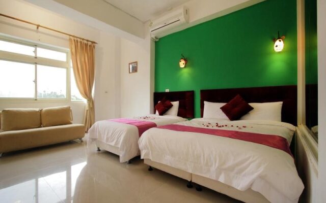 Rainbowtown Hotel