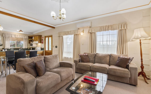 Swansea Cottages & Lodge Suites