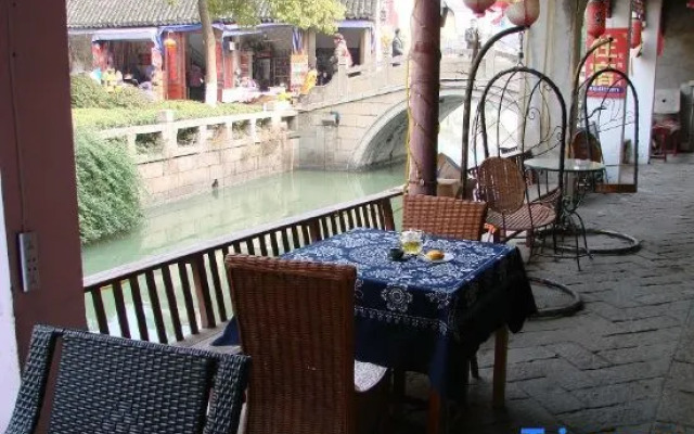 Tongli Riverside Inn