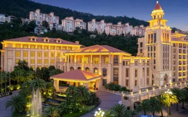 Sunshine Hotel Bazhong