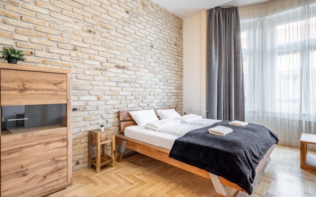 Central Luxury Apartment