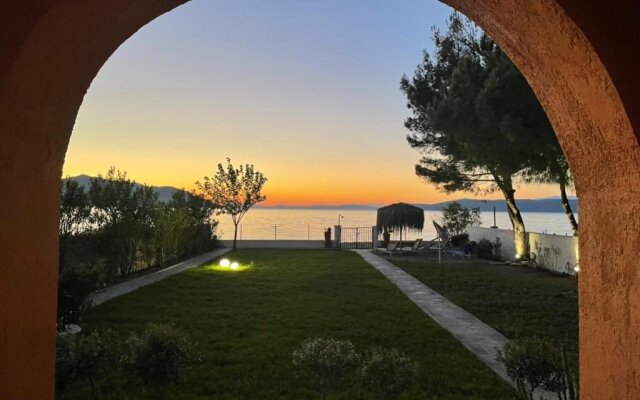 Pampas Seafront Villa 6 Bedrooms North Evvoia