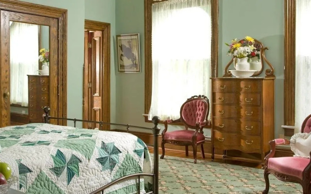 The Carriage House Inn B&B