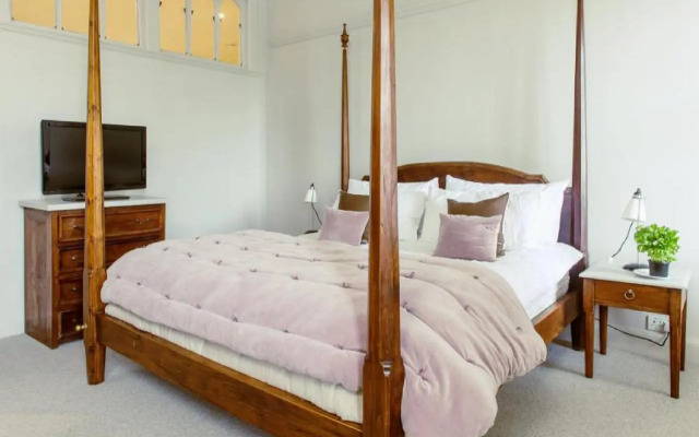 Ramsay Gardens - Grand 4-Bedroom Apartment Next To Castle