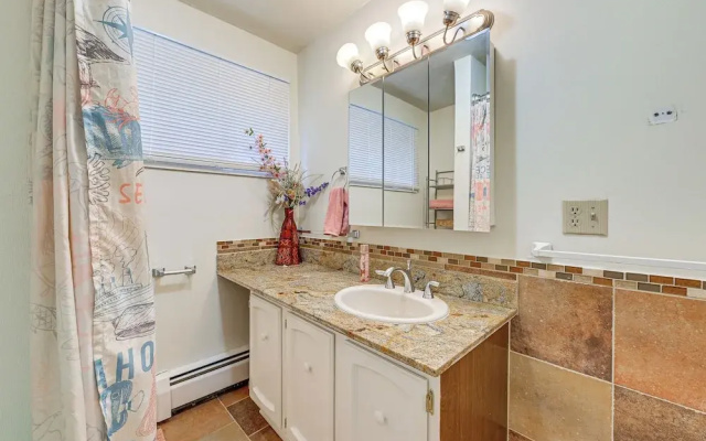 Centrally Located Soldotna Apartment w/ Patio!