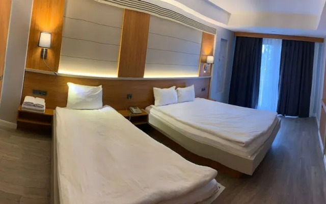 May Park Hotel