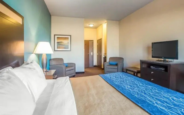 Comfort Inn & Suites