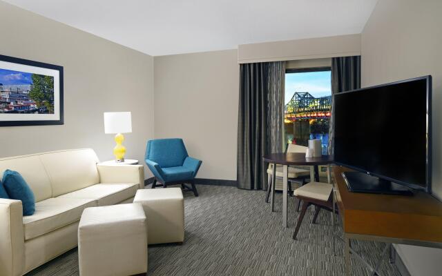 Holiday Inn Express & Suites Cincinnati Riverfront by IHG