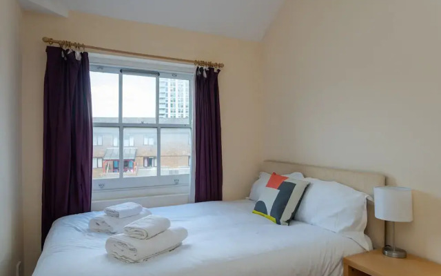 Light and Clean 2bed Flat, Nearby Liverpool Street