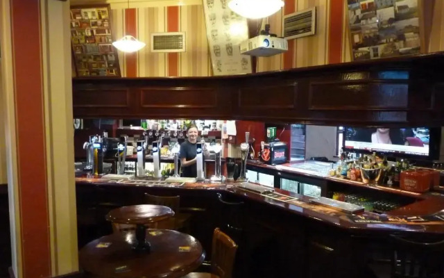 Shanahans B&B with Sports Bar