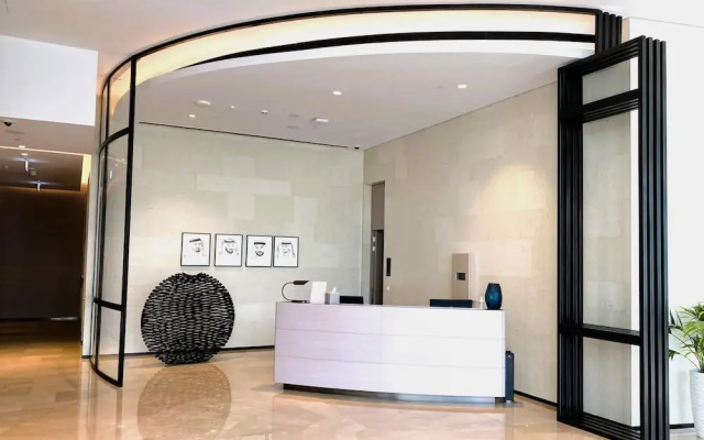 Serene Beachfront Ain Dubai View at Address JBR