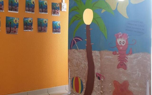 Premiere Classe Niort Est - La Crèche