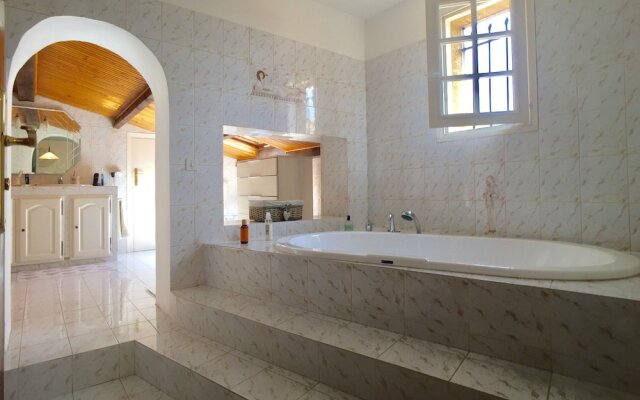 Villa Provence Pool & View