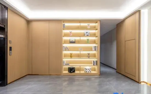 Yuezhi Hotel (Lingao Fuluo Plaza)