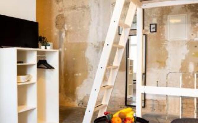 Shabby Chic Apartment  Freshly Furnished  Self Check-In