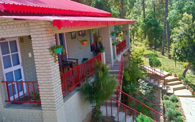 Majkhali woods, Ranikhet, by Himalayan Eco Lodges
